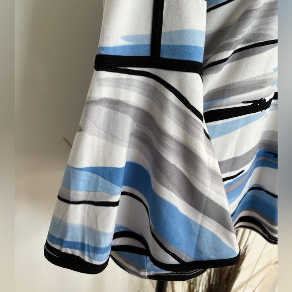 Calvin Klein White Blue and Gray statement sleeves 70’s style top size small - Picture 4 of 7